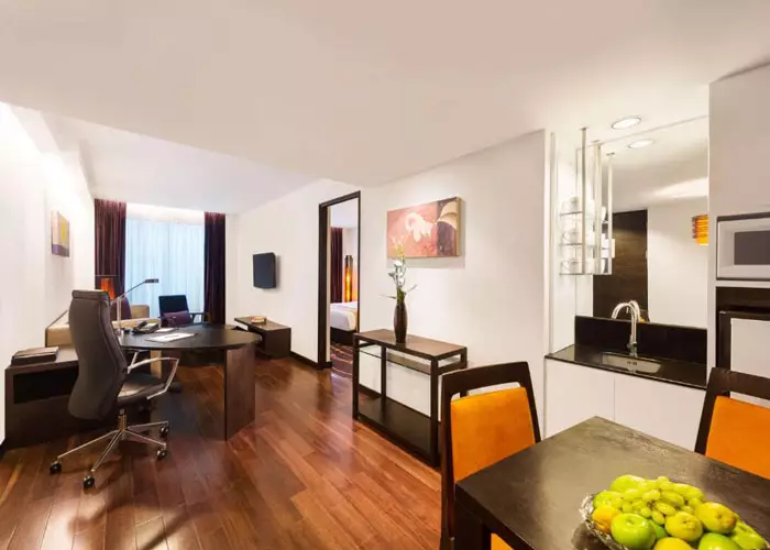 هتل رادیسون سوئیتس سوخومیت بانکوک